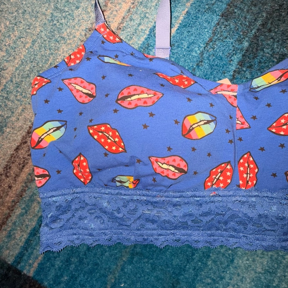Torrid Playful Rainbow Lips Bralette- Size- 2-2X - Picture 3 of 10